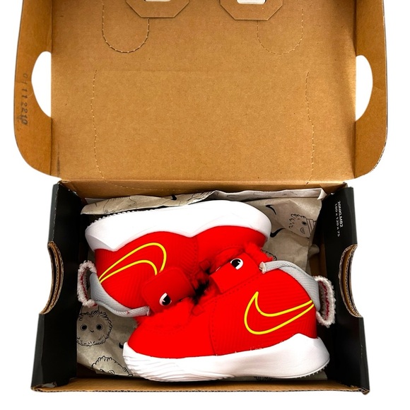 3c baby monster Nike Shoes NEW IN BOX - Picture 2 of 5